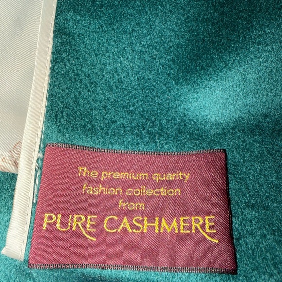 Balmain !00% Cashmere Teal Cape with Faux Fur Trim - Picture 6 of 6